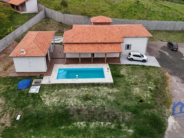 Imagem: Chácara com 4 Quartos e 4 banheiros à
