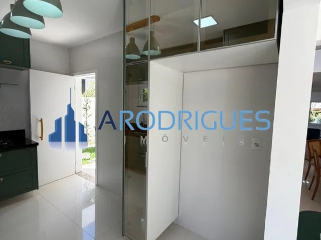 Imagem 11: Aluguel de Casa de Luxo em Alphaville Litoral Norte I, 4 Quartos, 4 Suítes, 2 Salas, 5