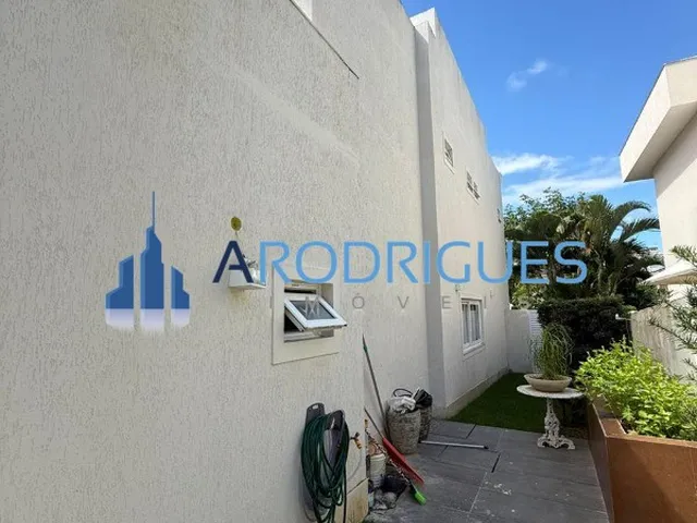 Imagem 2: Aluguel de Casa de Luxo em Alphaville Litoral Norte I, 4 Quartos, 4 Suítes, 2 Salas, 5