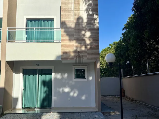 Imagem: Linda Casa de Condomínio com Quintal