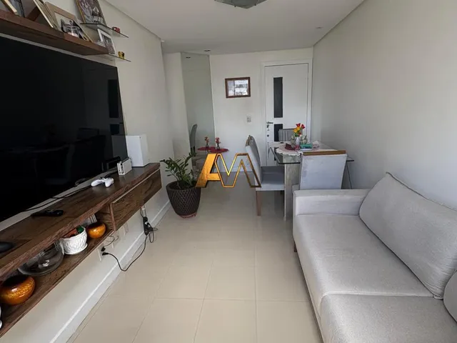 Imagem: O apartamento possui 2 Dormitórios, 1 Suíte, 2 Banheiros,
