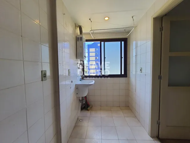 Imagem 9: Apartamento com 2 Quartos (sendo 1 suíte) sala com varandão e lareira!