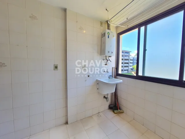 Imagem 10: Apartamento com 2 Quartos (sendo 1 suíte) sala com varandão e lareira!