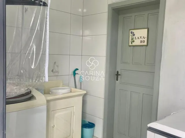 Imagem 12: CASA À VENDA - Está procurando uma casa espaçosa e com terreno amplo? Então esta é a