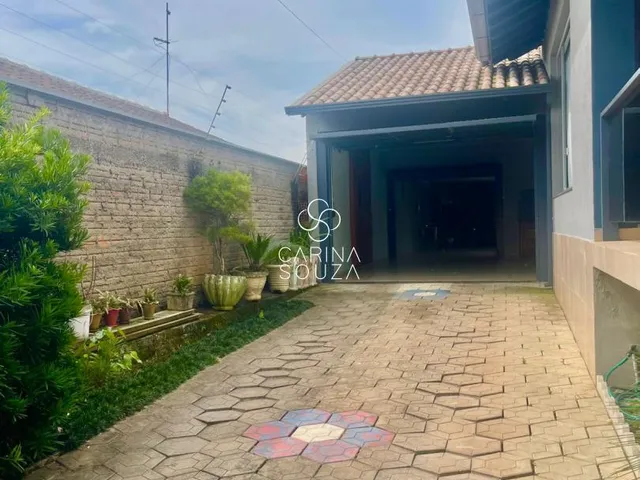 Imagem 3: CASA À VENDA - Está procurando uma casa espaçosa e com terreno amplo? Então esta é a