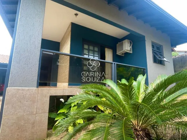 Imagem 2: CASA À VENDA - Está procurando uma casa espaçosa e com terreno amplo? Então esta é a
