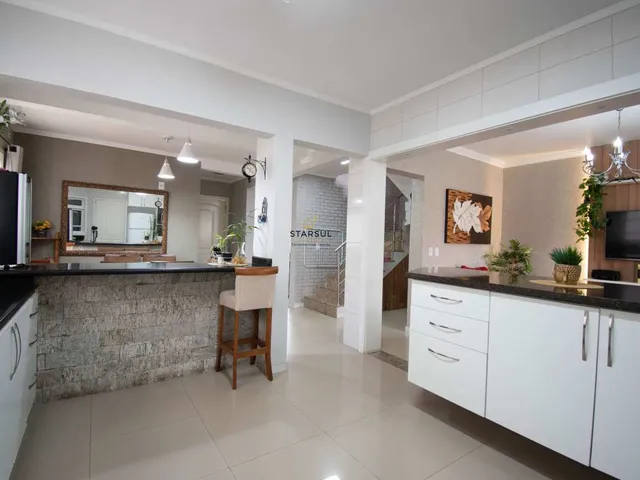 Imagem 10: Sobrado À Venda em Canoas, Estância Velha, com 3 Quartos, 218M²