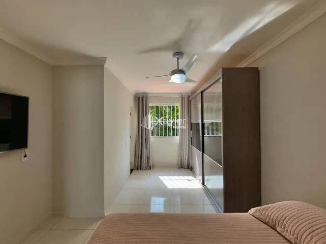 Imagem 3: Casa Triplex com 4 Quartos, Área Gourmet e Deck para Lagoa À Venda em Itapebussu