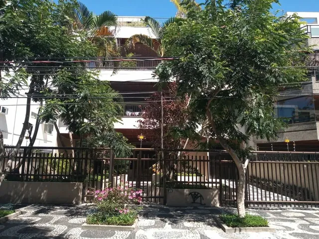 Imagem: O apartamento possui 3 Dormitórios, 3 Banheiros, 2 Vagas