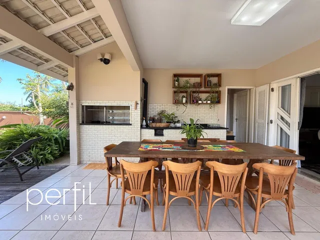 Imagem: Casa averbada com 5 dormitórios sendo 2