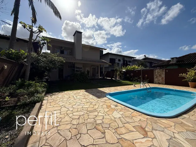 Imagem 16: Casa averbada com 5 dormitórios sendo 2 suítes e 1 com closet, 5 banheiros e 4 vagas de