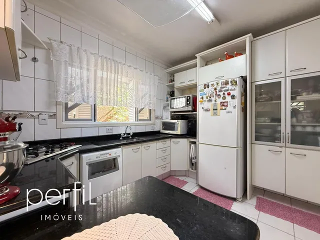 Imagem 15: Casa averbada com 5 dormitórios sendo 2 suítes e 1 com closet, 5 banheiros e 4 vagas de
