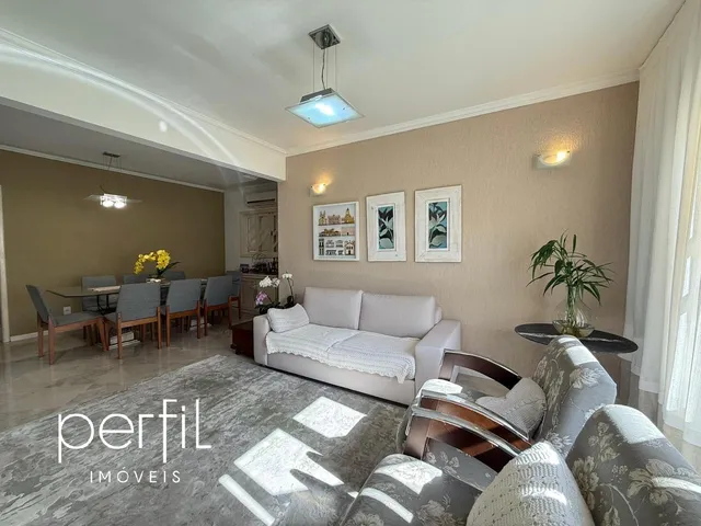 Imagem 8: Casa averbada com 5 dormitórios sendo 2 suítes e 1 com closet, 5 banheiros e 4 vagas de
