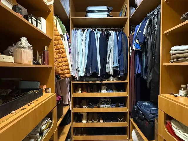 Imagem 12: Casa averbada com 5 dormitórios sendo 2 suítes e 1 com closet, 5 banheiros e 4 vagas de