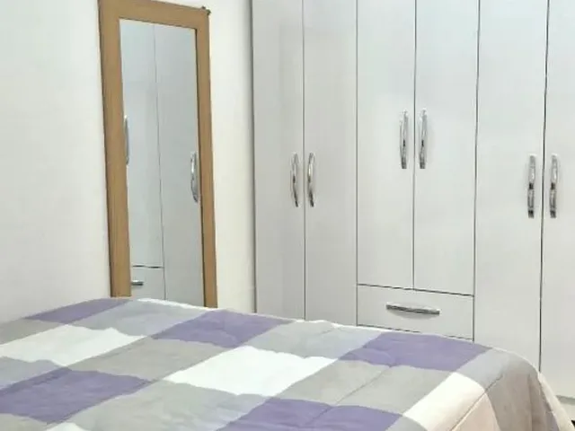Imagem: O quarto possui 1 Dormitório, Acomodam 2 pessoas, 1 Vaga