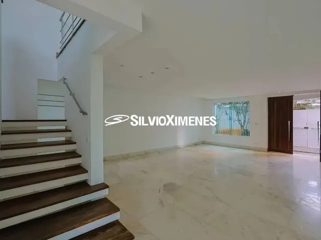Imagem: Casa para Alugar com 380M², 4 Quartos e
