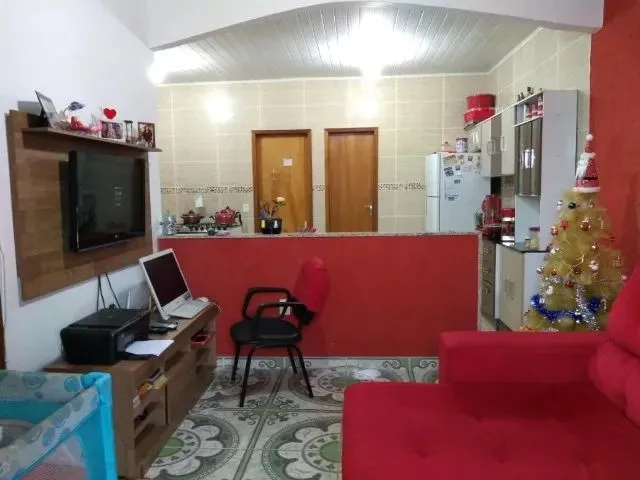 Imagem: A casa em condomínio possui 3 Dormitórios, 2 Banheiros, 2