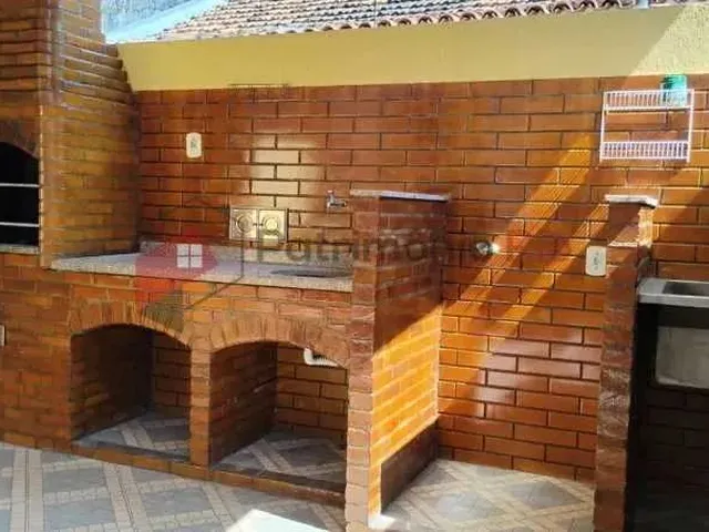 Imagem: Ótima Casa Frente de Rua, 2 Quartos, Garagem