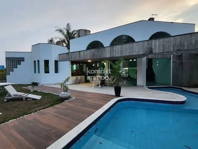 Imagem: Casa de Condomínio com 6 Quartos À Venda