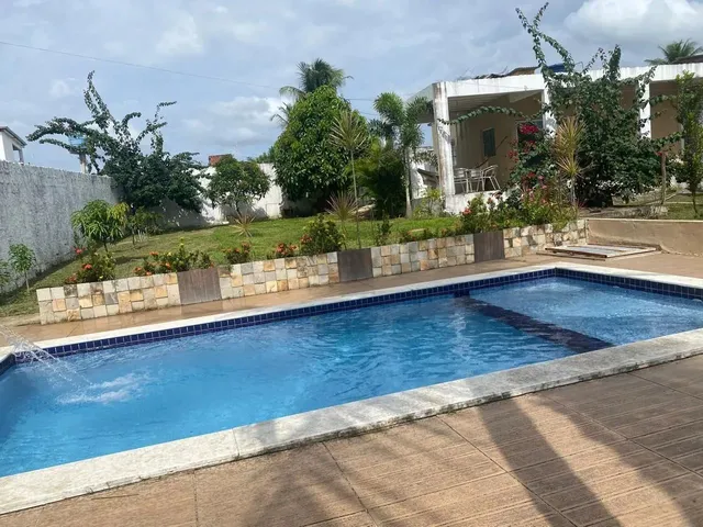Imagem: A casa possui 1 Dormitório, Acomodam 8 pessoas, 2 Vagas na