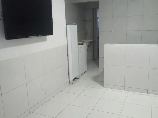 Imagem: A kitnet possui 1 Dormitório, 1 Banheiro, 1 Vaga na
