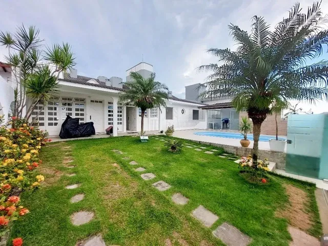 Imagem: Casa de 4 Dormitórios em Coqueiros