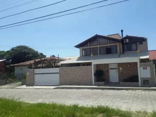 Imagem: Casa de 5 Dormitórios no Morro das Pedras