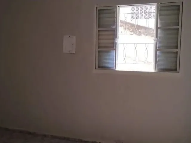 Imagem: Locação Vila Medeiros - R$ 700,00