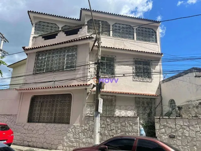 Imagem: Casa com 16 Dormitórios À Venda, 550 M²