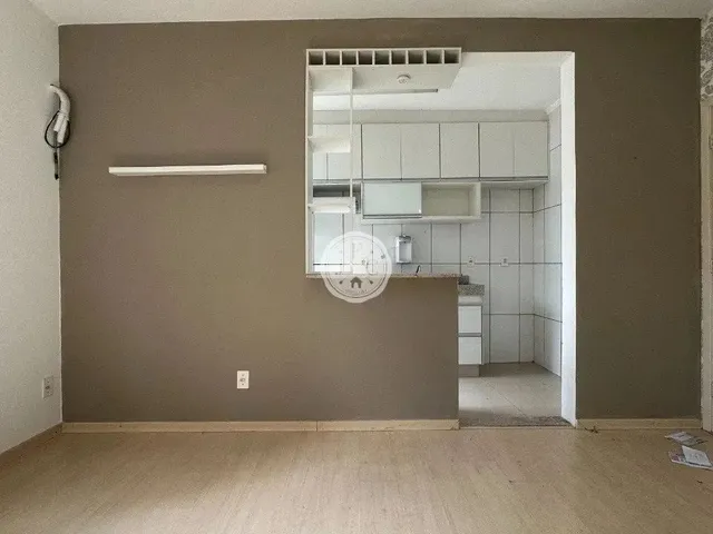 Imagem: O apartamento possui 2 Dormitórios, 1 Suíte, 2 Banheiros,