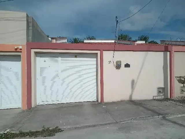Imagem: A casa possui 2 Dormitórios, 1 Banheiro, 1 Vaga na