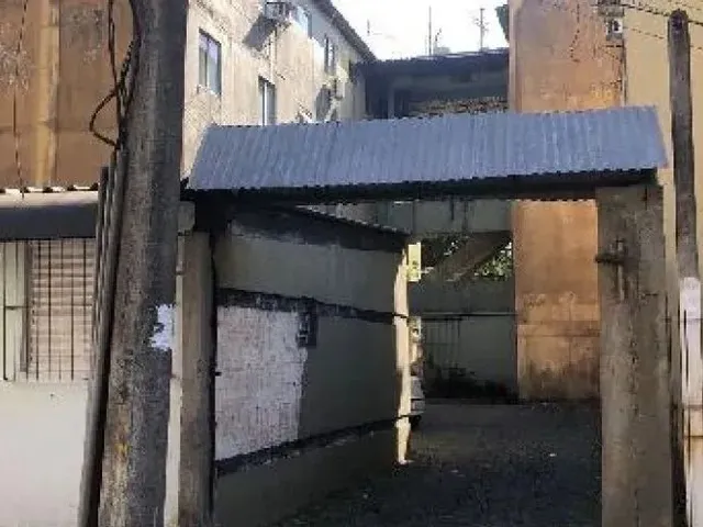 Imagem: O apartamento possui 2 Dormitórios, 1 Banheiro, 33m² de