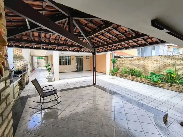 Imagem 7: Casa Duplex com 4 Suítes e Deck com Churrasqueira