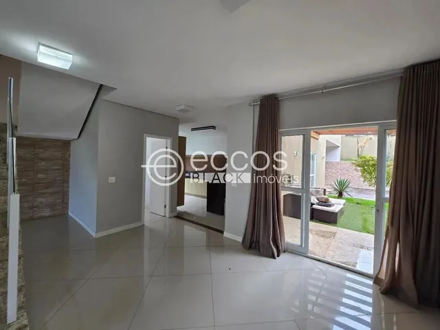 Imagem: Casa em Condomínio para Aluguel, 4 Quartos