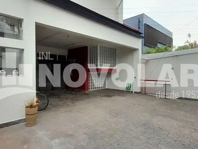 Imagem: Sobrado na Vila Ipojuca (Lapa) com Sacadas