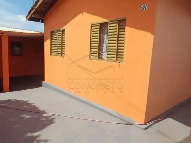 Imagem: A casa possui 4 Dormitórios, 1 Suíte, 2 Banheiros, 1 Vaga