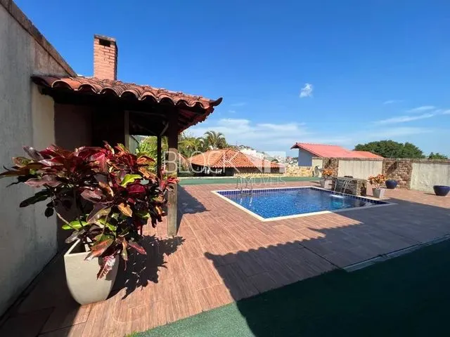 Imagem 1: Jacarepaguá Casa com 4 dormitórios