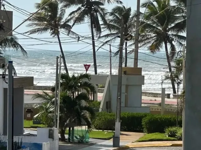 Imagem: Casa de Condomínio a Poucos Metros da Praia