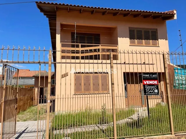 Imagem: Sobrado À Venda com 4 Dormitórios no Bairro