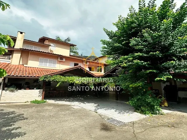 Imagem 1: Casa para Aluguel, 5 Quartos, 2 Suítes, 5 Vagas, Trindade - Florianópolis/Sc