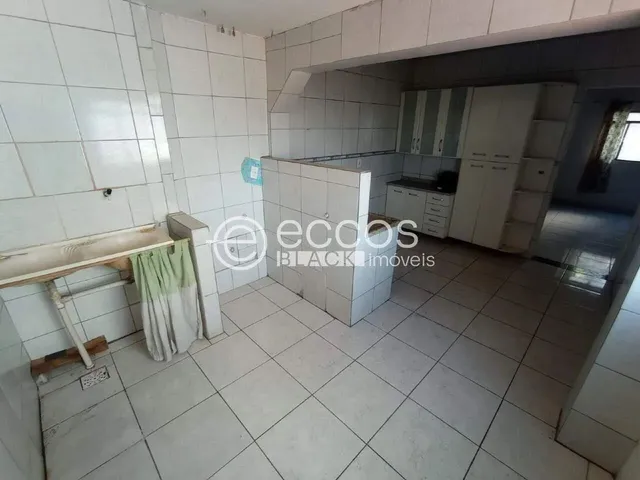 Imagem 3: Apartamento para Aluguel, 2 Quartos, 1 Vaga, Marta Helena - Uberlândia/Mg