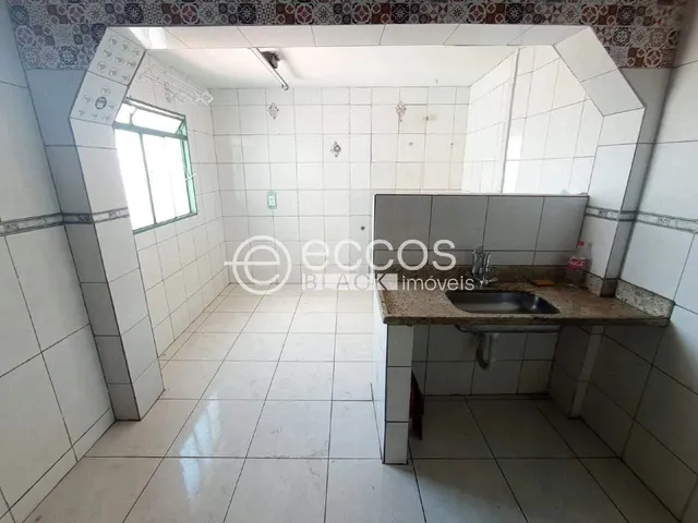 Imagem 2: Apartamento para Aluguel, 2 Quartos, 1 Vaga, Marta Helena - Uberlândia/Mg
