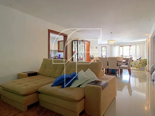 Imagem 2: Imóvel para Venda Possui 400 Metros Quadrados com 4 Quartos em Enseada Azul - Guarapari