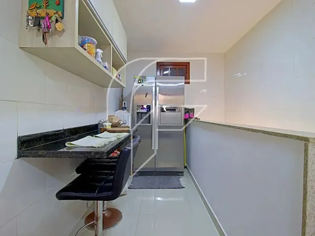 Imagem 4: Imóvel para Venda Possui 400 Metros Quadrados com 4 Quartos em Enseada Azul - Guarapari