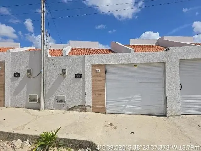 Imagem: A casa possui 2 Dormitórios, 1 Banheiro, 1 Vaga na
