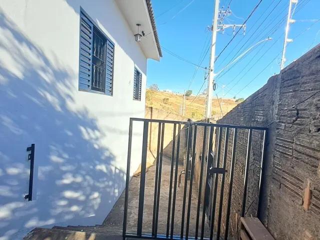 Imagem: Casa de Esquina À Venda no Alto da Bela