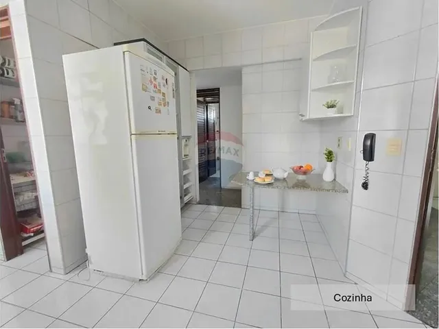 Imagem 9: Apartamento Semi-Mobiliado para Alugar, 163M² com 4 Quartos, Sendo 2 Suítes, No