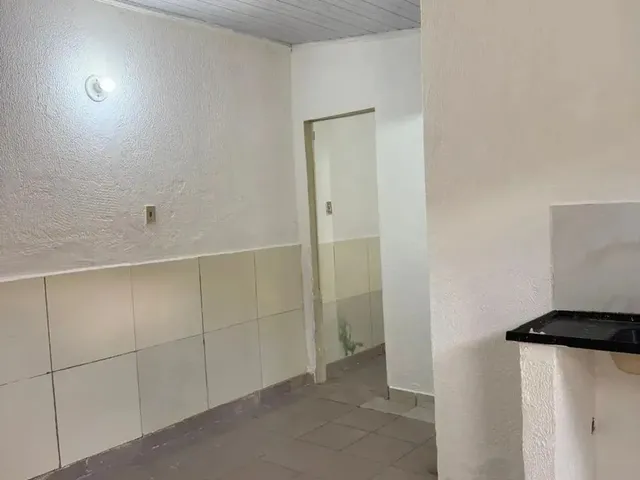 Imagem 2: Aluga-Se Kitnet Vicente-Pires Rua 03 - Próximo a Via Eptg - Parada de Ônibus e Comercio