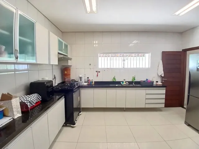 Imagem 2: Casa 4 Suítes em Terreno de 900M², Ideal P/ Morar e Empreender - Lourival Parente