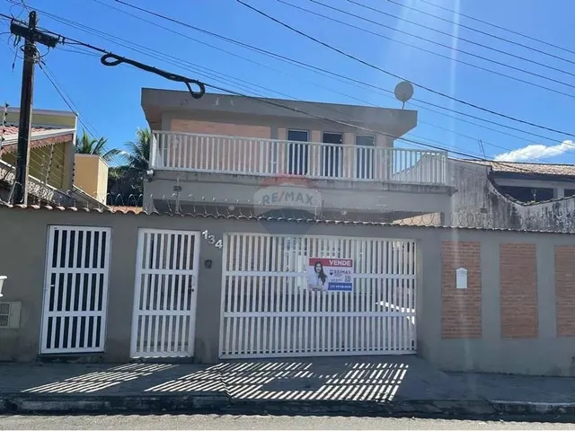 Imagem: A casa possui 3 Dormitórios, 4 Banheiros, 250m² de Área,